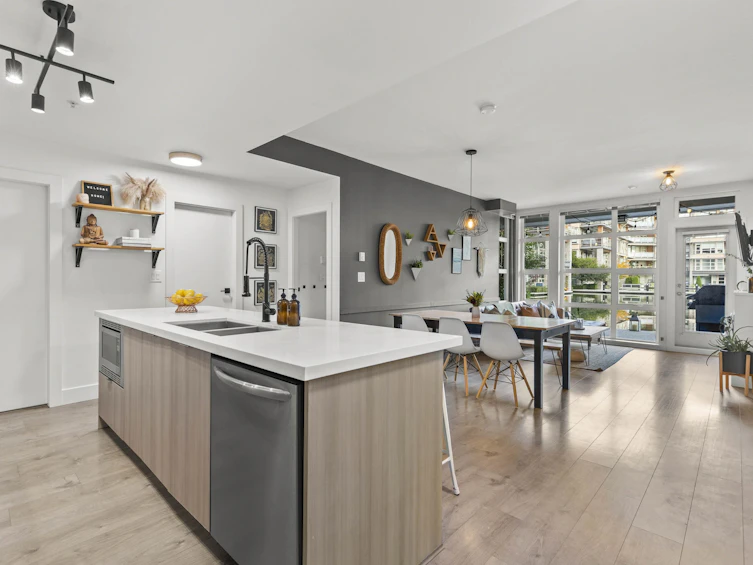105-3602 Aldercrest Road, North Vancouver, BC, V7G 0A2 - 11
