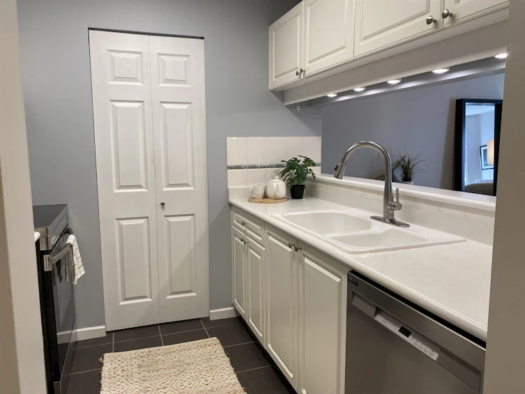 206-1588 Best, Surrey, BC, V4B 4G1 - 9