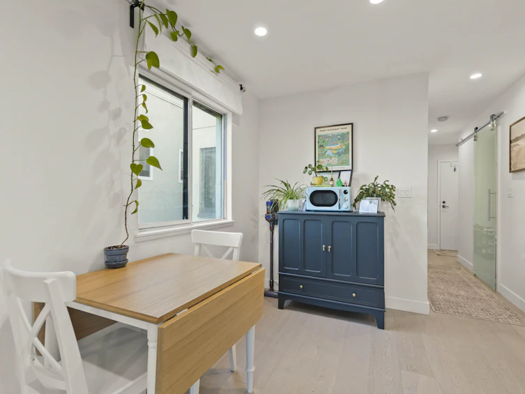 201-2458 York Avenue, Vancouver, BC, V6K 1E1 - 15