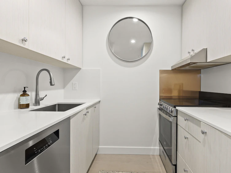 201-2458 York Avenue, Vancouver, BC, V6K 1E1 - 17