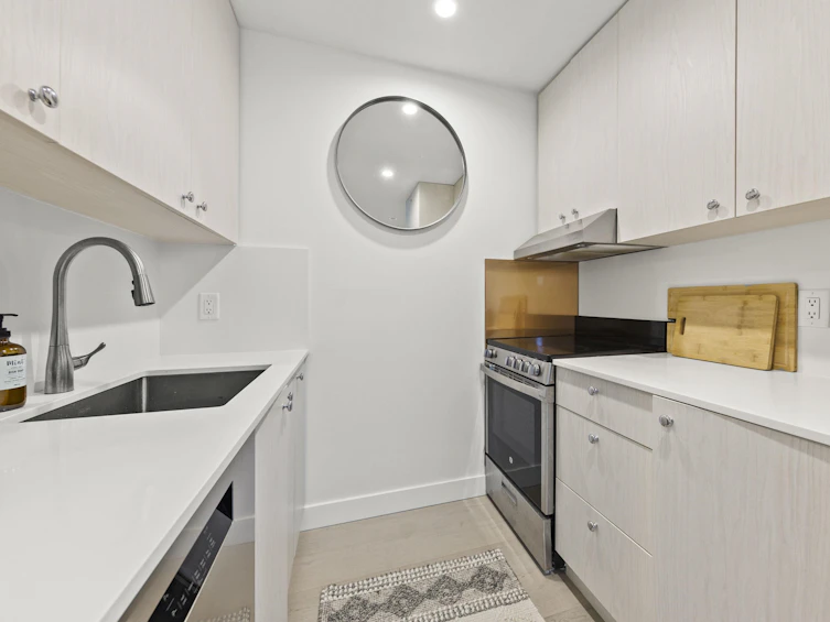 201-2458 York Avenue, Vancouver, BC, V6K 1E1 - 18
