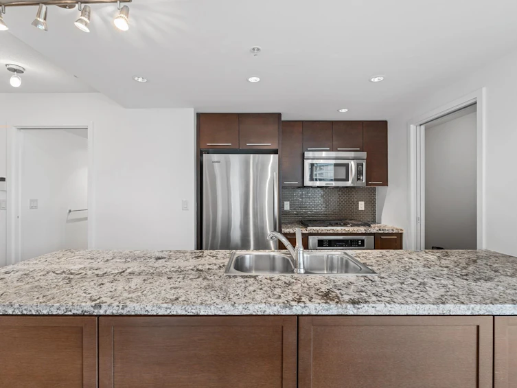 607-918 Cooperage Way, Vancouver, BC, V6B 0A7 - 11