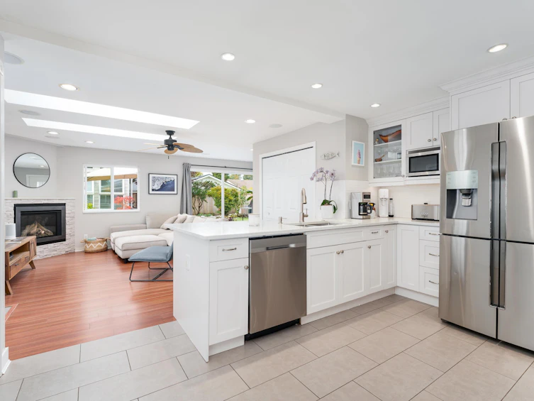 1355 Tatlow Avenue, North Vancouver, BC, V7P 2Z5 - 2