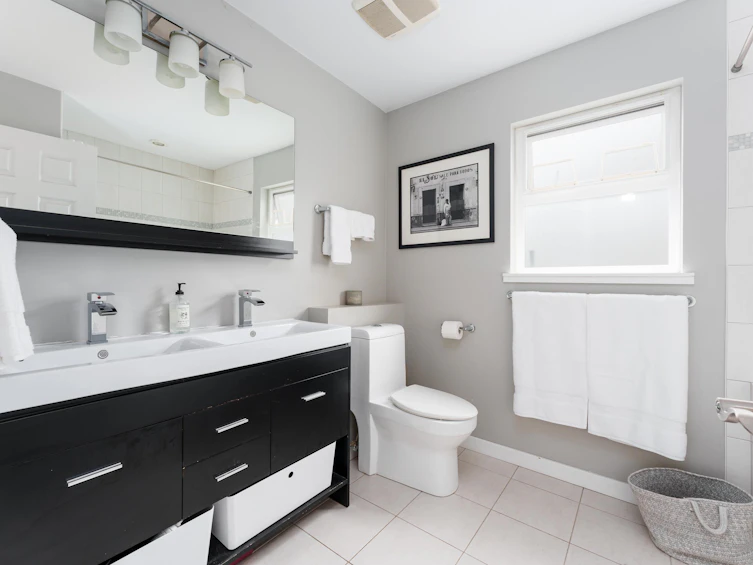 1355 Tatlow Avenue, North Vancouver, BC, V7P 2Z5 - 16