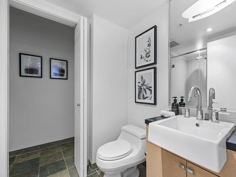 303-1530 West 8th Avenue, Vancouver, BC, V6J 5M6 - 27