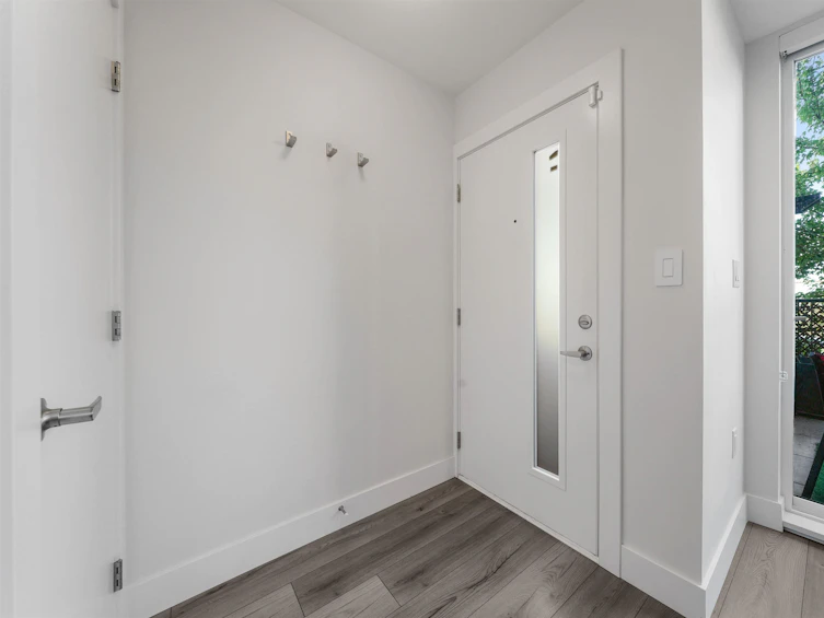 102-217 Clarkson Street, New Westminster, BC, V3L 0J7 - 2