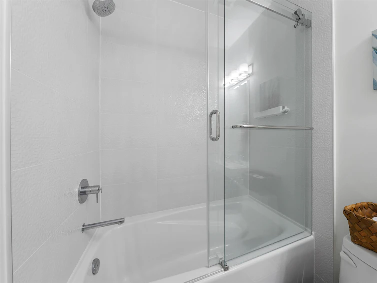 102-217 Clarkson Street, New Westminster, BC, V3L 0J7 - 24