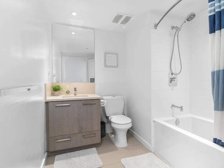 202-983 E Hastings Street, Vancouver, BC, V6A 0G9 - 13