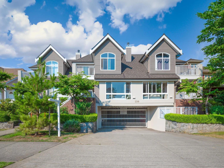 2-250 E Keith Road, North Vancouver, BC, V7L 1V5 - 2