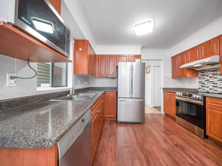 5935 Mayview Circle, Burnaby, BC, V5E 4B7 - 6