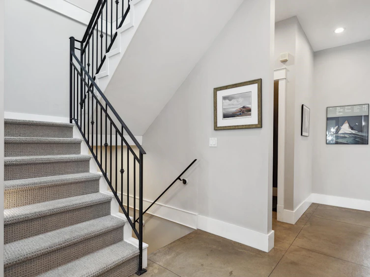 1368 Sunnyside Drive, North Vancouver, BC, V7R 1B1 - 14