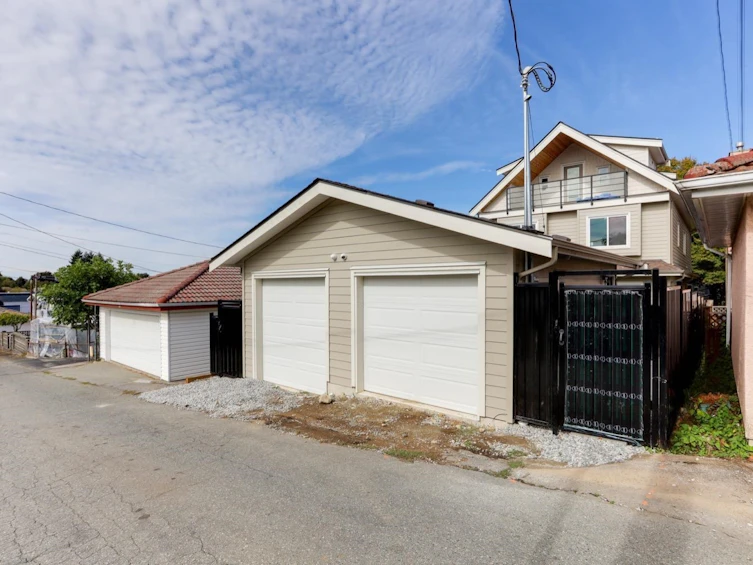 3224 E 27th Avenue, Vancouver, BC, V5R 1P6 - 22