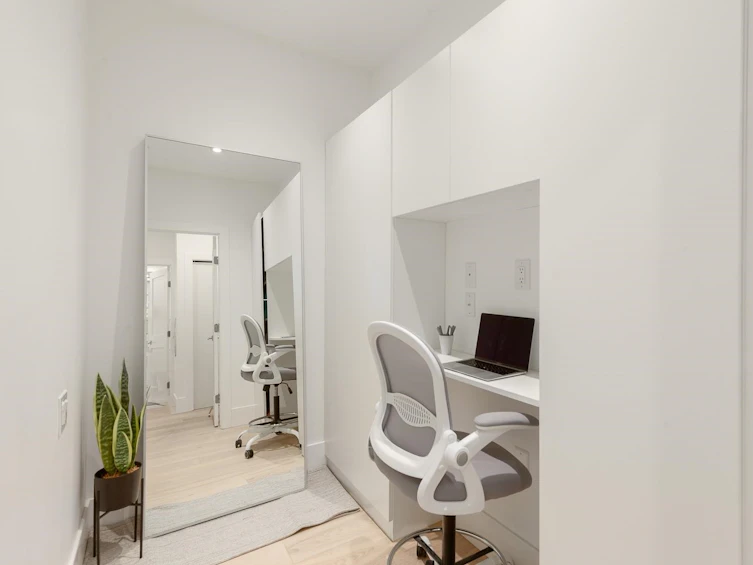 104-1468 St Andrews Street, North Vancouver, BC, V7L 0A8 - 15