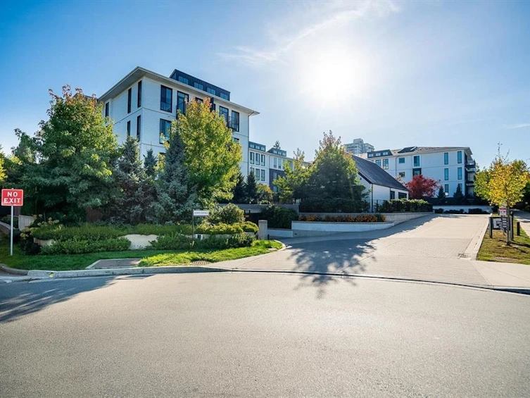 204-14968 101a Avenue, Surrey, BC, V3R 0E8 - 2