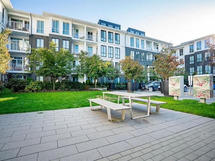 204-14968 101a Avenue, Surrey, BC, V3R 0E8 - 3