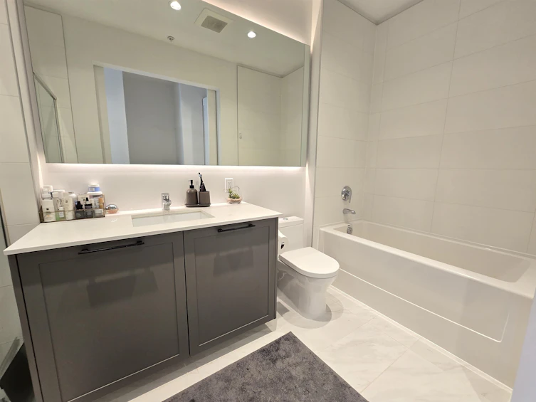 204-14968 101a Avenue, Surrey, BC, V3R 0E8 - 13