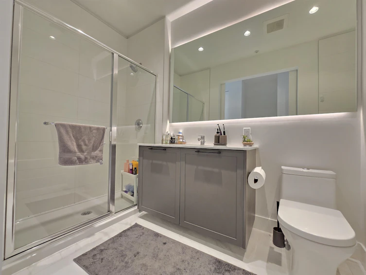 204-14968 101a Avenue, Surrey, BC, V3R 0E8 - 14