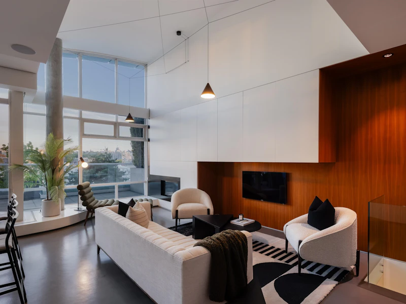 THG - 1111 Marinaside Crescent, Vancouver BC V6Z 2Y3