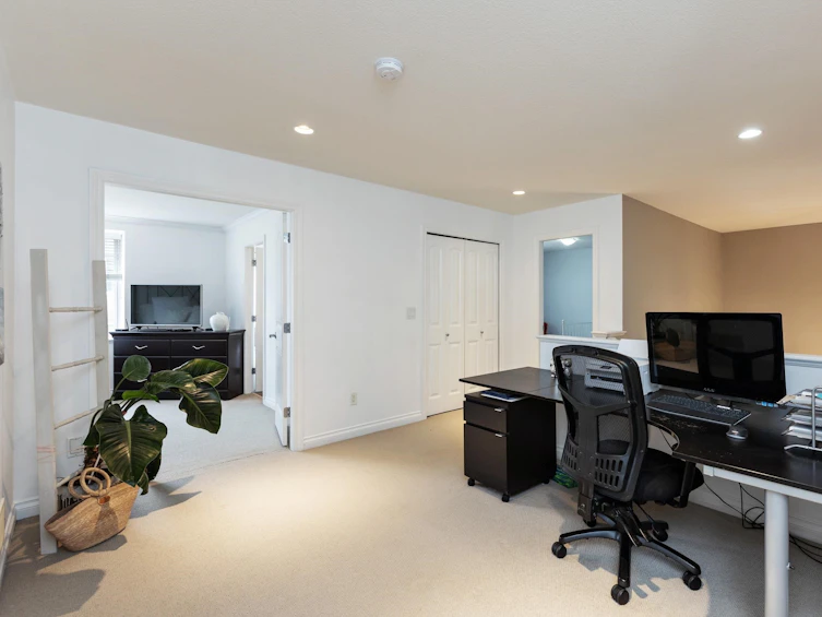 17913 70 Avenue, Surrey, BC, V3S 7S5 - 17