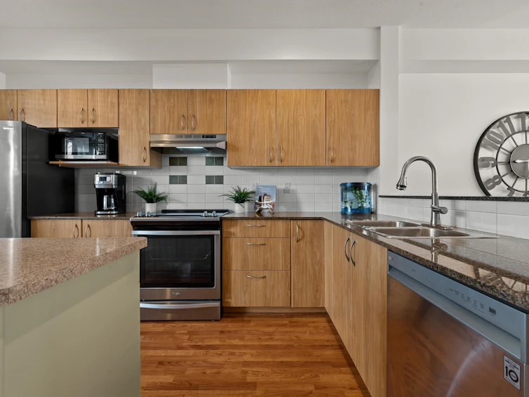 11-16789 60 Avenue, Surrey, BC, V3S 1S8 - 16