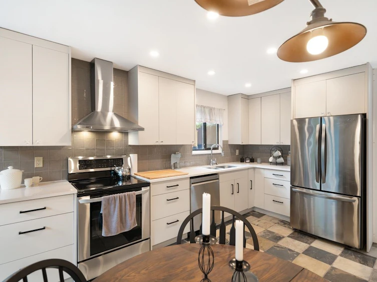 2532 Burian Drive, Coquitlam, BC, V3K 5W9 - 6