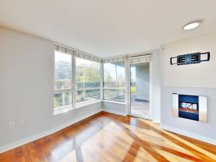 307-160 W 3rd Street, North Vancouver, BC, V7M 0A9 - 4
