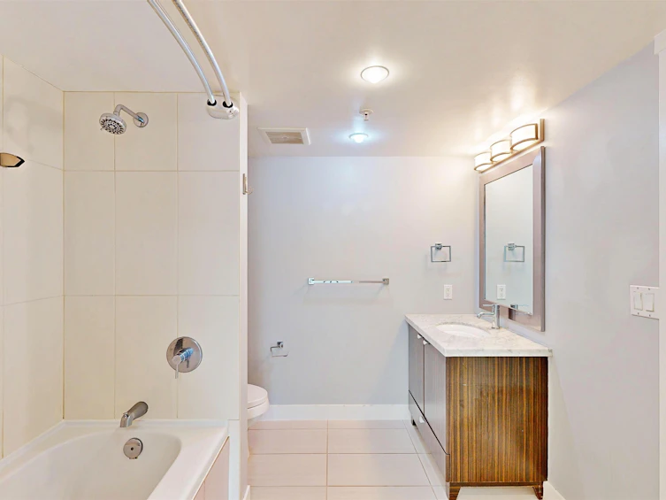 307-160 W 3rd Street, North Vancouver, BC, V7M 0A9 - 16