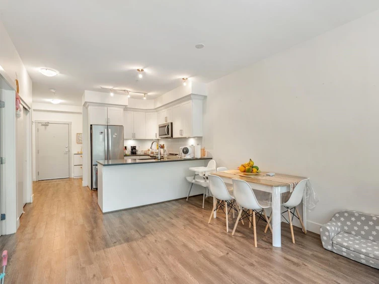 204-2436 Kelly Avenue, Port Coquitlam, BC, V3C 1Y4 - 3