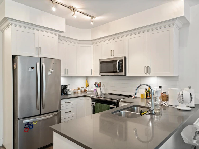 204-2436 Kelly Avenue, Port Coquitlam, BC, V3C 1Y4 - 5