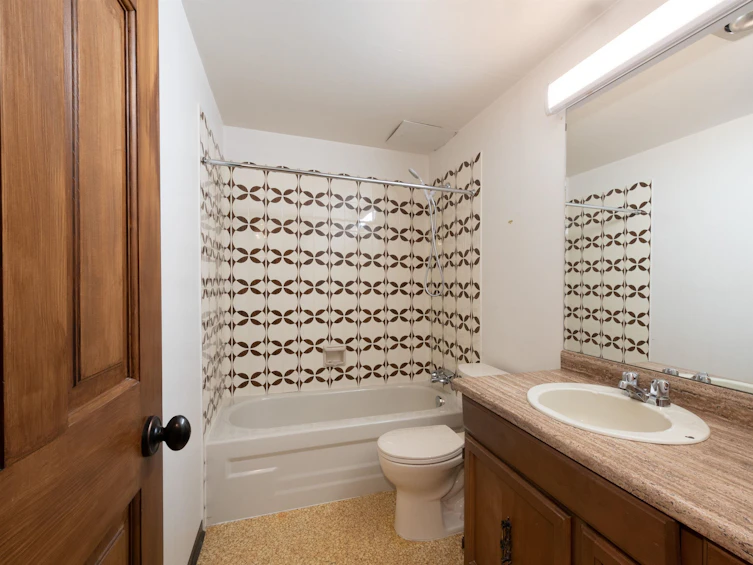 202-101 East 29th Street, North Vancouver, BC, V7N 1C5 - 19