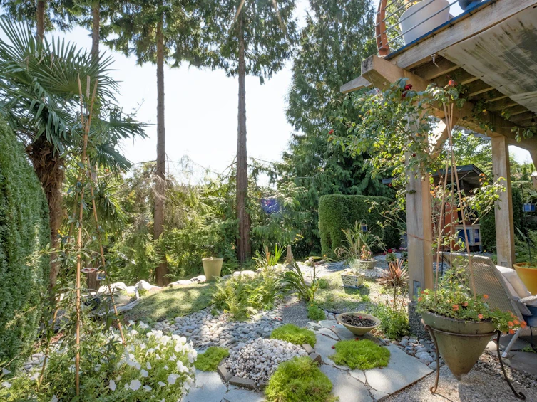 557 Central Avenue, Gibsons, BC, V0N 1V1 - 36