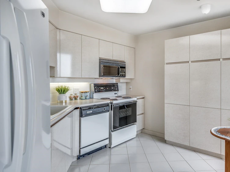 1305-1000 Beach Avenue, Vancouver, BC, V6E 4M2 - 8