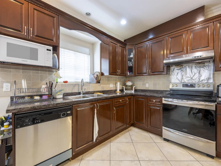7038 Waverley Avenue, Burnaby, BC, V5J 4A5 - 21