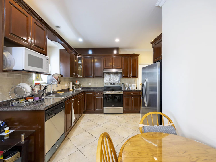 7038 Waverley Avenue, Burnaby, BC, V5J 4A5 - 22