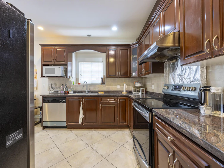 7038 Waverley Avenue, Burnaby, BC, V5J 4A5 - 25