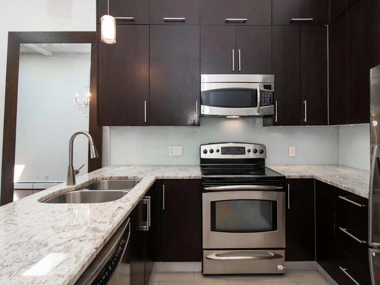 301-2365 W 3rd Avenue, Vancouver, BC, V6K 1L6 - 5