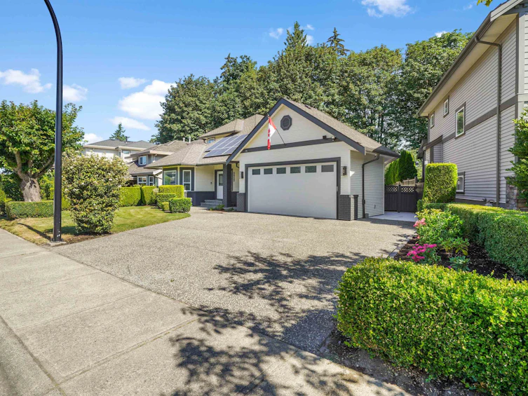23845 106 Avenue, Maple Ridge, BC, V2W 1E4 - 2
