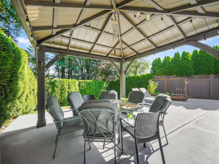 23845 106 Avenue, Maple Ridge, BC, V2W 1E4 - 23