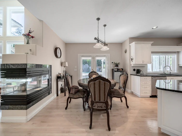13390 22a Avenue, Surrey, BC, V4A 9T9 - 11