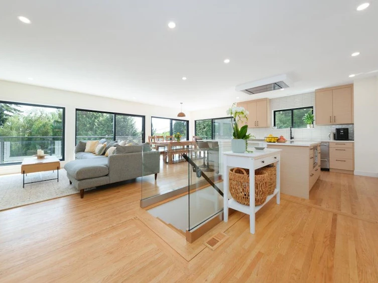 4497 Ross Crescent, West Vancouver, BC, V7W 1B4
