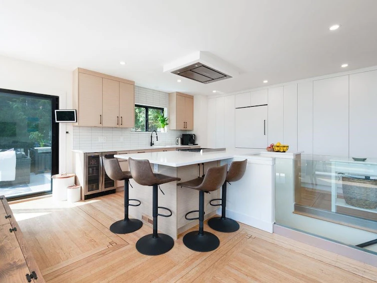 4497 Ross Crescent, West Vancouver, BC, V7W 1B4 - 4