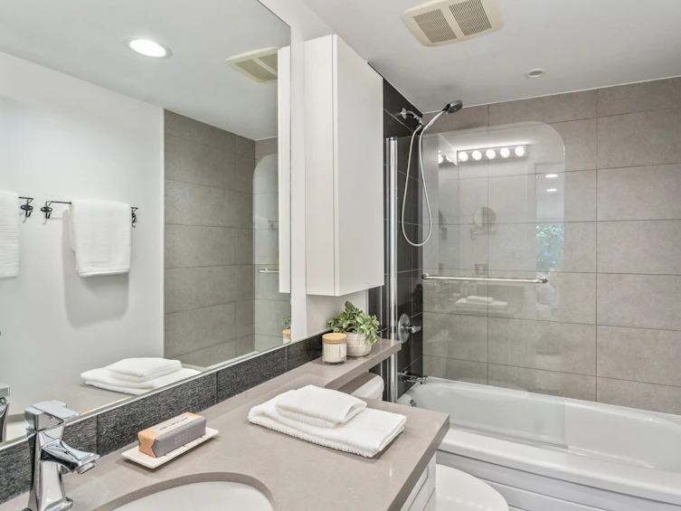 206-1315 West 7th Avenue, Vancouver, BC, V6H 1B8 - 10