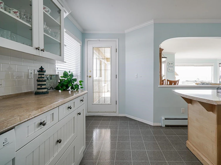15452 Victoria Avenue, Surrey, BC, V4B 1H3 - 10