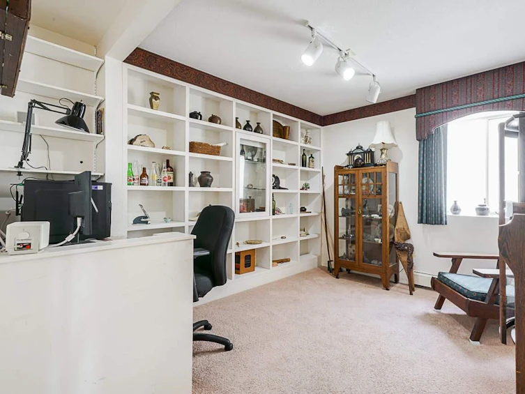 15452 Victoria Avenue, Surrey, BC, V4B 1H3 - 15