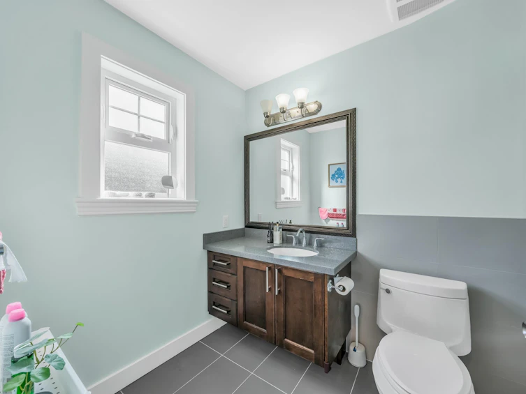 337 E 17th Street, North Vancouver, BC, V7L 2W1 - 30