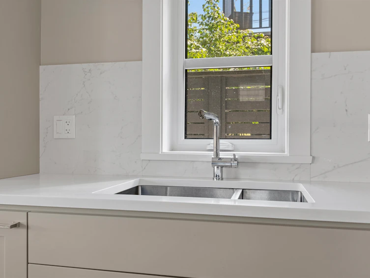 2-234 W 18th Street, North Vancouver, BC, V7M 1W6 - 5