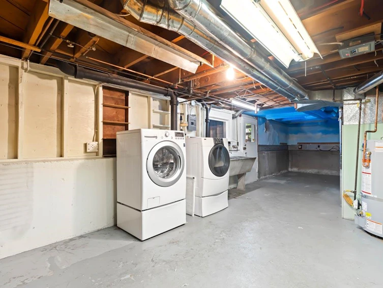 3956 Hertford Street, Burnaby, BC, V5G 2R4 - 24