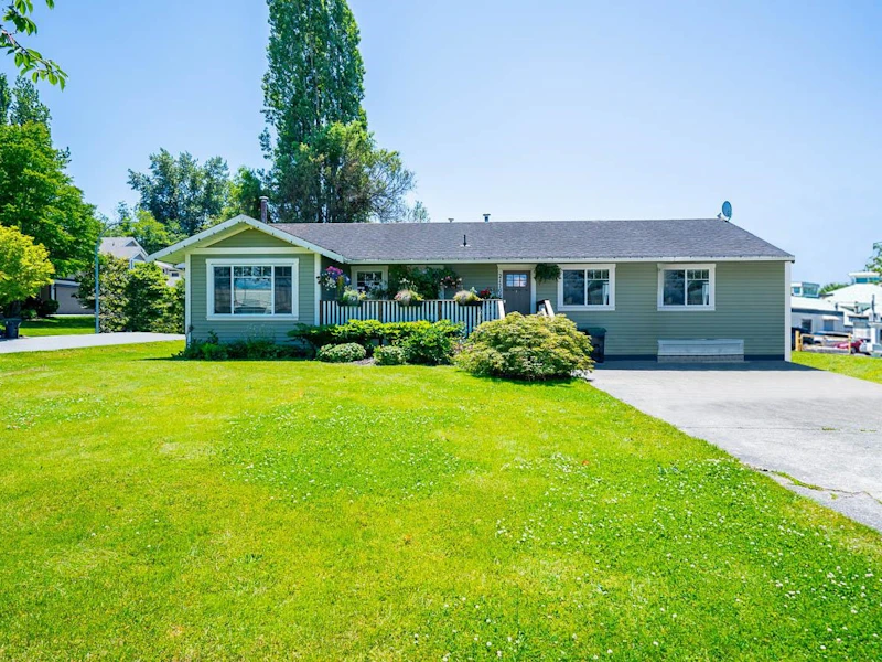 21764 50th Avenue, Langley BC V3A 3T3