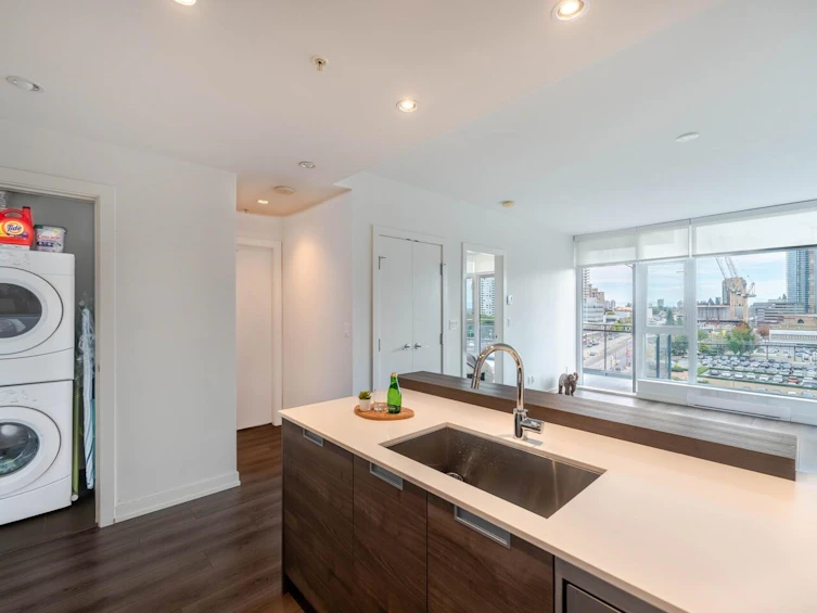 808-4688 Kingsway, Burnaby, BC, V5H 0E9 - 5