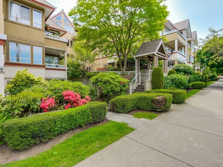 103-1870 W 6th Avenue, Vancouver, BC, V6J 1R6 - 2